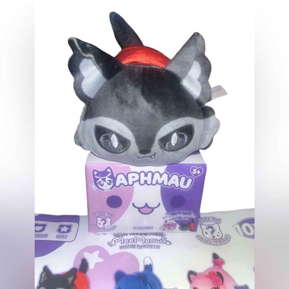 New ⚡️Aphmau MeeMeows
Glitter Edition 6" Plush
⚡️AARON CAT ⚡️